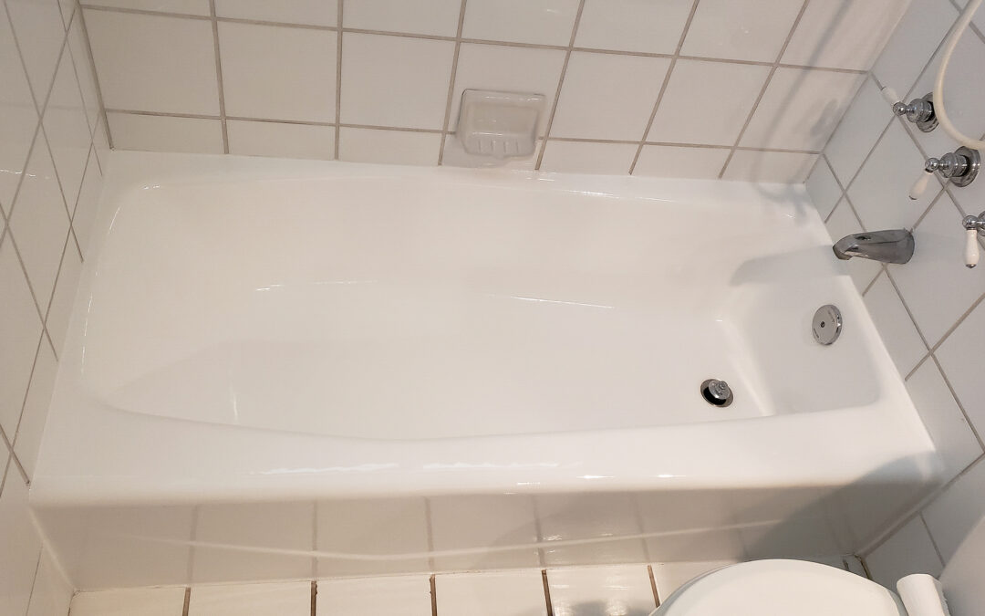 What Is the Difference Between Bathtub Reglazing vs Refinishing